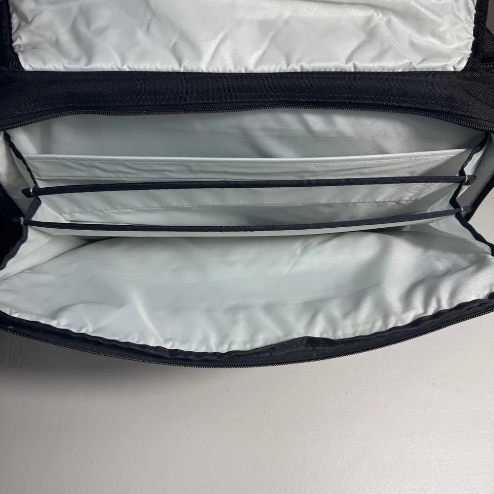 Ogio Street Laptop Messenger Bag Black Nylon Padded #03507